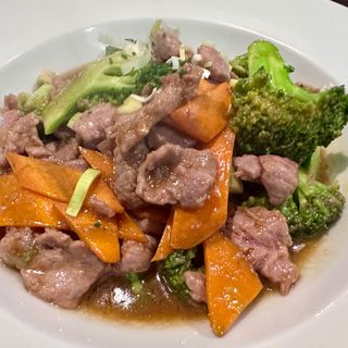 Ternera Con Salsa Soja Y Brocolí