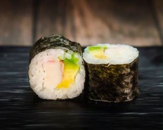 Maki Aguacate Surimi (8p)