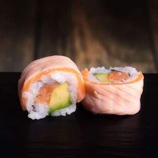 Roll Doble Salmón Flamb. (8p)