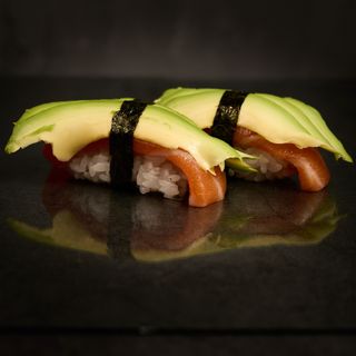 Nigiri Salmón Aguac. (2p)
