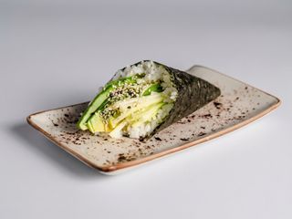 Temaki Aguacate Pepino (1 pzs.)