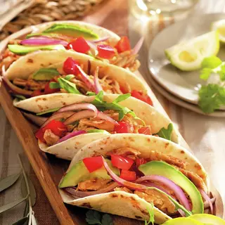 TACOS DE PULLED PORk