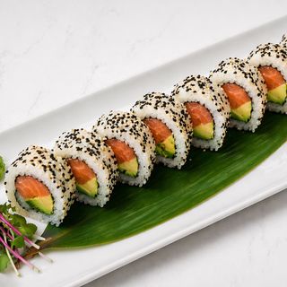 M16 uramaki salmón y aguacate roll