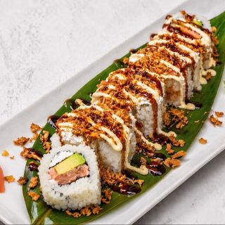 Salmón crunchy cocido roll