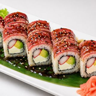 Atún tataki roll