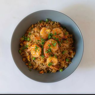 yakimeshi  con langostinos 