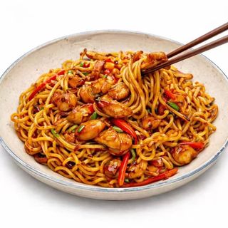 Yakisoba con pollo 