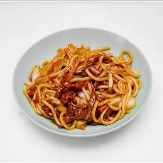 Yakiudon grueso con ternera 
