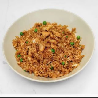 Yakimeshi con pollo