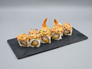 57. Dragón Tira de Pollo frito Roll