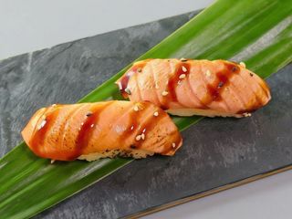 522. Nigiri Salmón Tostado