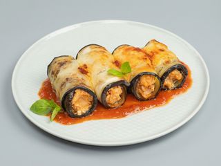 Canelones De Berenjena Y Hummus De Garbanzos