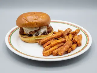 Camilo´s Chesse First