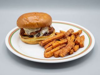 Camilo´s Chesse First