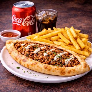 Menu pide kebab con patatas y bebida