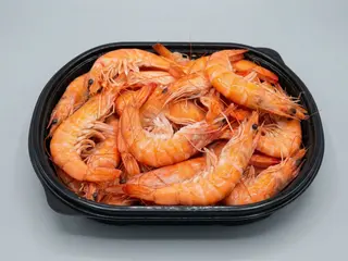 Langostinos cocidos salvaje fresco