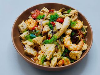 55.- Pollo Y Gambas