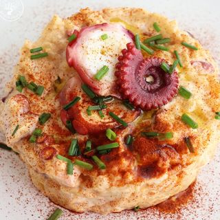 Ensaladilla Rusa con Pulpo a la Gallega