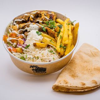 Brochetas + ensalada + arroz + patatas