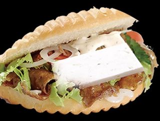 KEBAB DE POLLO, SOLO SALSA Y QUESO