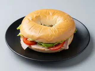 Bagel turkey ham