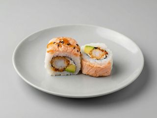 29-C Roll Salmón Tataki (8P)