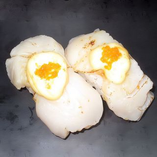 13B-Sushi nigiri vieiras flameado (2 Pzs.)