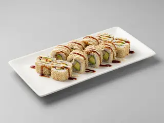 67-Uramaki Pollo Crujiente, Aguacate Y Sésamo (8 Pzs.)