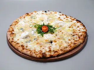 Pizza Seis Quesos