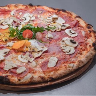 Pizza Prosciutto E Fungi