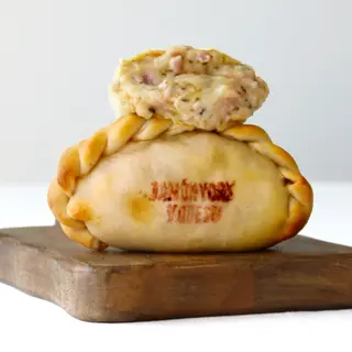 Empanada de Jamón y Queso