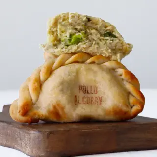 Empanada de Pollo al Curry