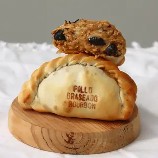 Empanada de Pollo Braseado Bourbon