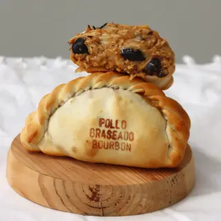 Empanada Pollo Braseado Bourbon