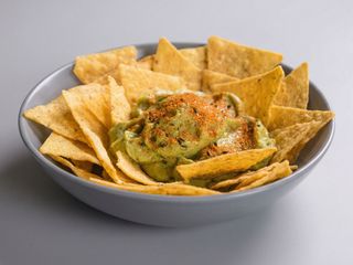 Nachos con guacamole