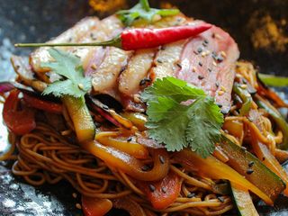 Wok de magret de pato