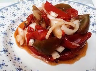 Ensalada pimientos (ración 370 Cc.)