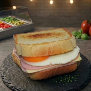 Sándwich Con Huevo A La Plancha