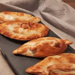 Empanada 4 Quesos Manzana y Nueces