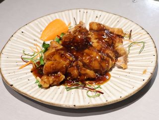 47. Crujiente De Pollo Al Ajillo