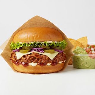 LA DE RES DESMECHADA COM BBQ DE CHIPOTLE