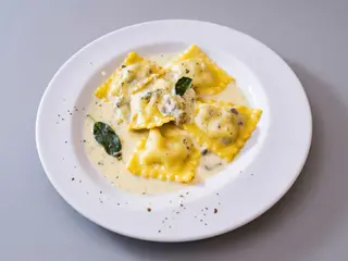 Raviolis Rellenos De Cuatro Quesos
