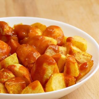 Patatones con Salsa Brava Plato