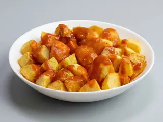 Patatones con Salsa Brava Plato