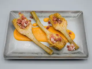 Alcachofas Salteadas con Jamón y Salmorejo (PLATO)