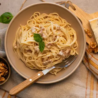 Espaguetis con salsa a elegir
