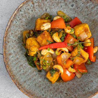 Phad Medmsmong Tofu