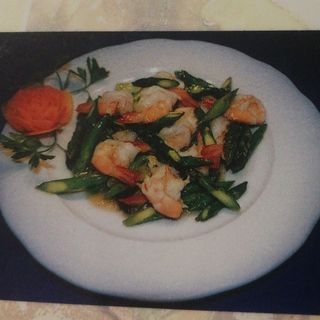 Gambas con espárragos