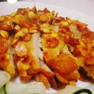 Pollo frito con almendrado