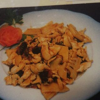 Pollo con bambú y setas chinas